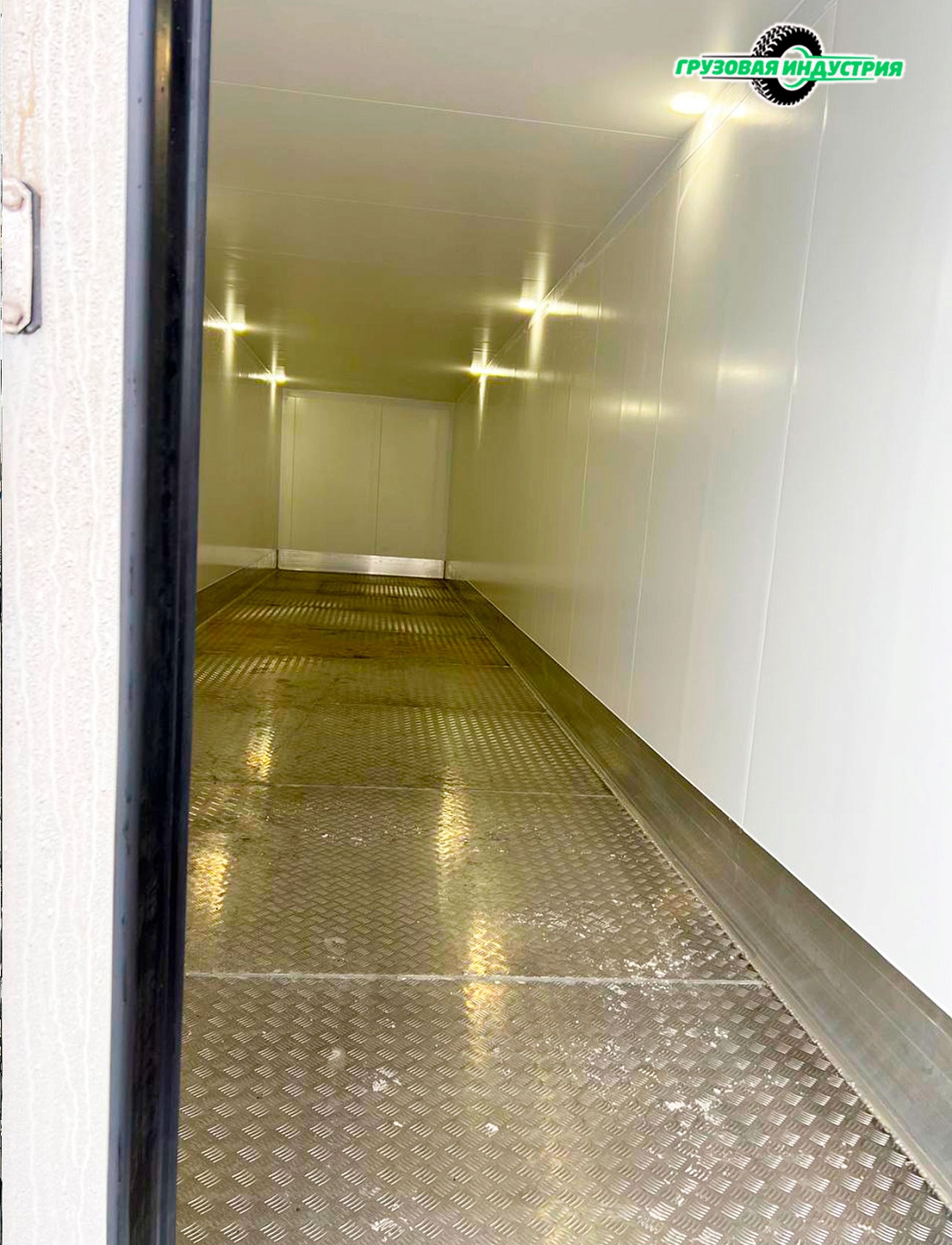 Отгрузка изотермического полуприцепа Тонар R3-13 в г. Москва